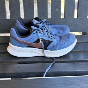 Nike Women's Blue and Copper Athletic Shoes